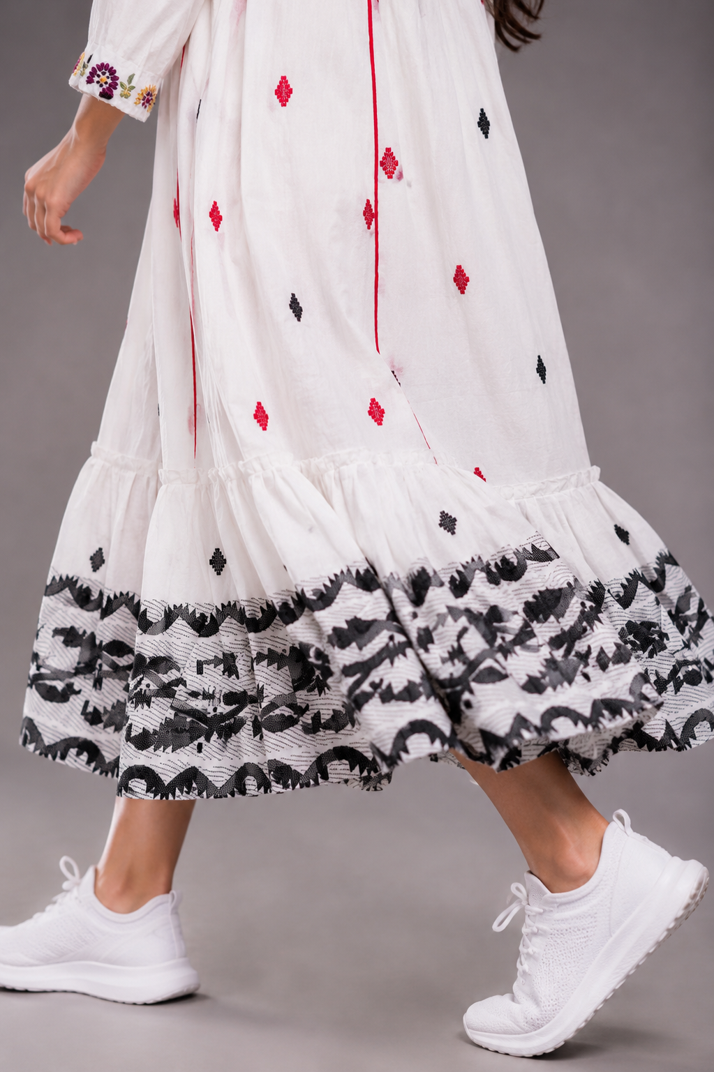 Kahaani white Jamdani cotton dress with woven florals and colourful embroidery by Nayab Pitara – view 4