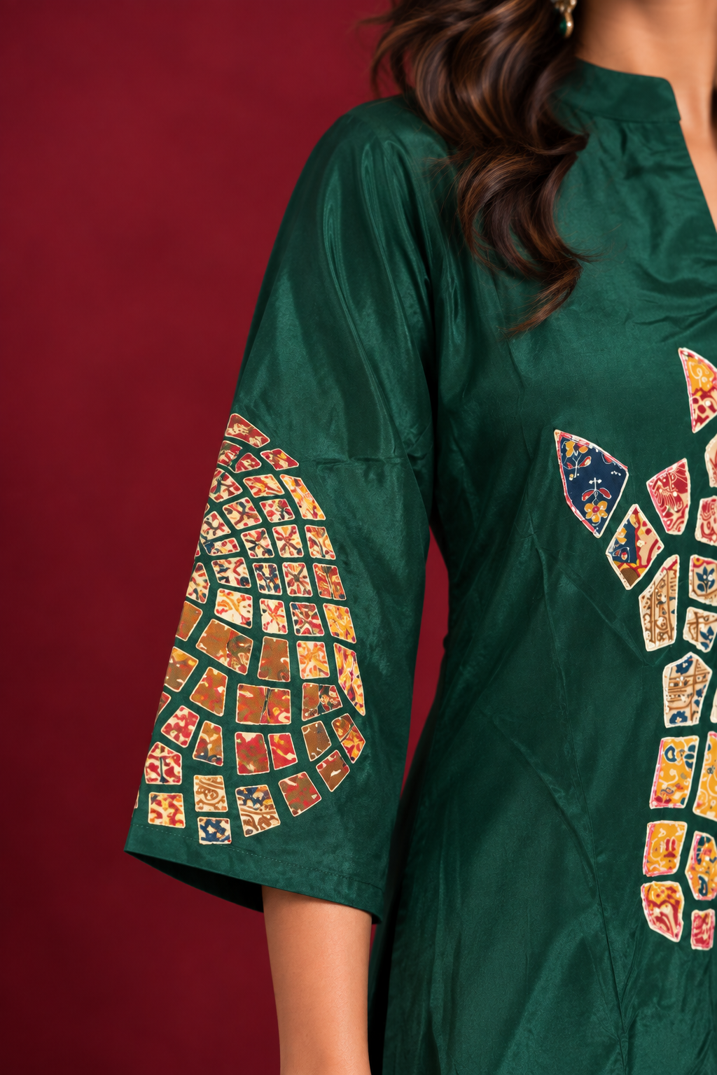 Tasva emerald green festive kurta co-ord set with multicoloured mosaic artwork by Nayab Pitara – view 3