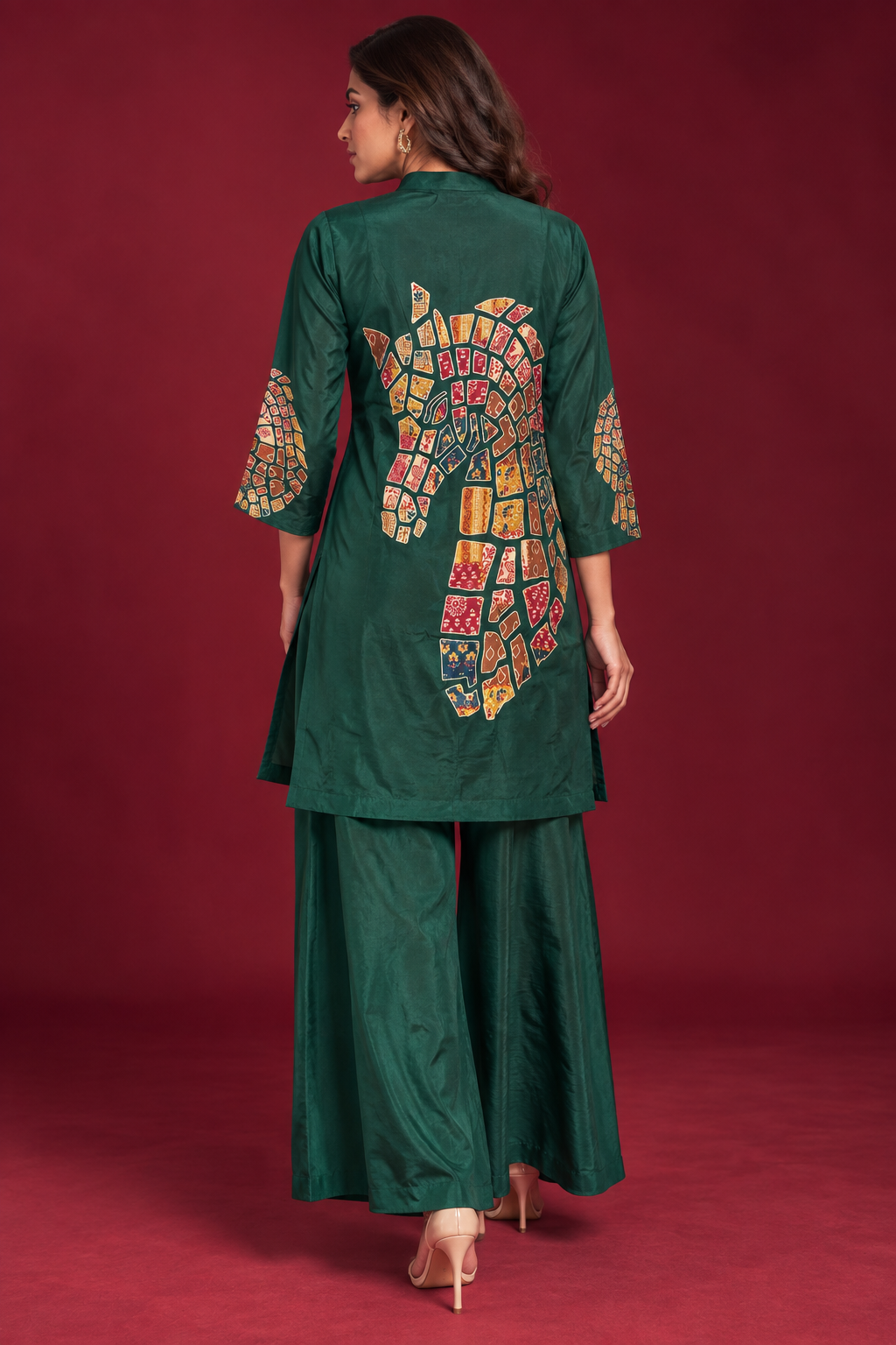 Tasva emerald green festive kurta co-ord set with multicoloured mosaic artwork by Nayab Pitara – view 2