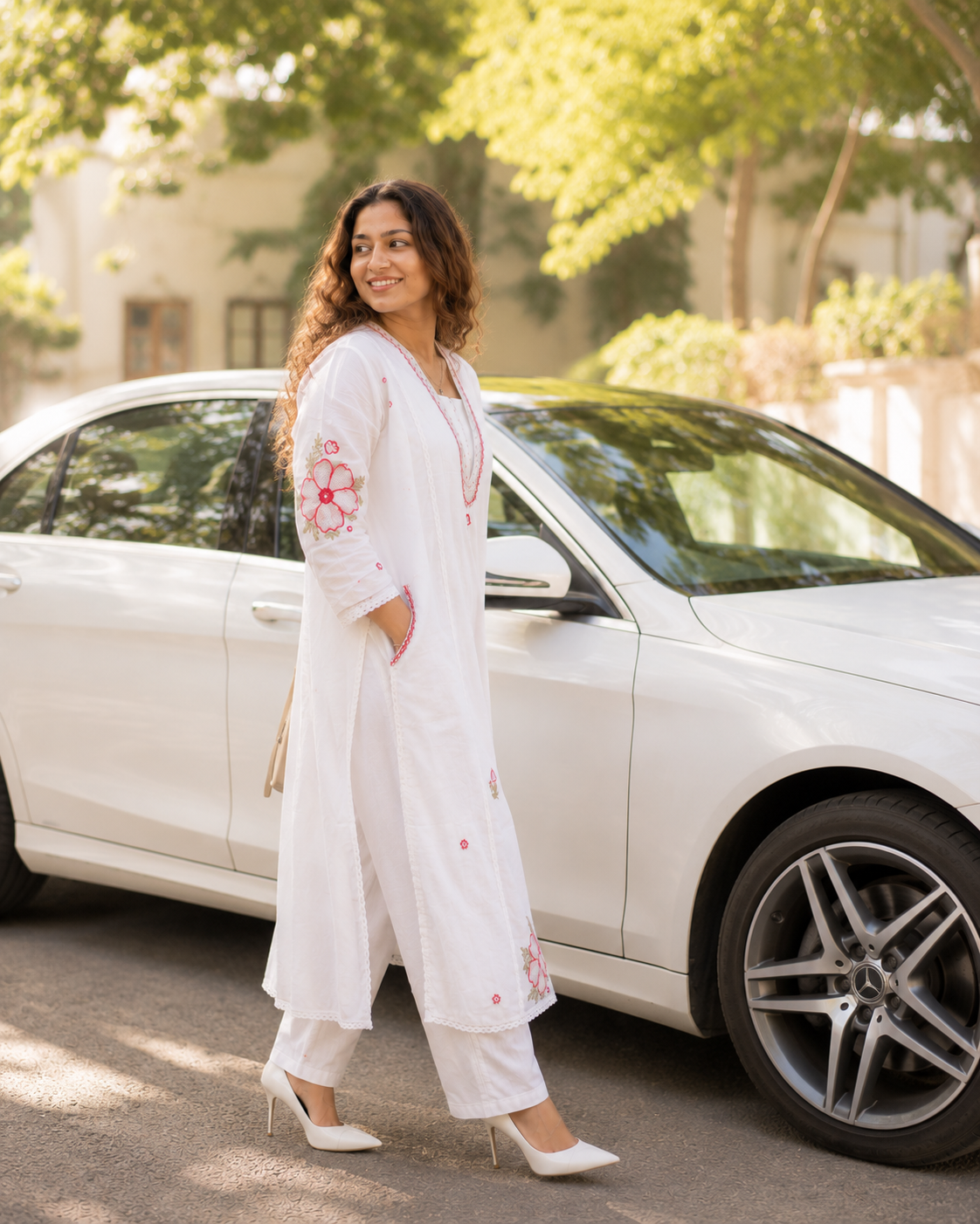 Parijat white cotton kurta set with pink floral embroidery, pants and dupatta by Nayab Pitara – view 4